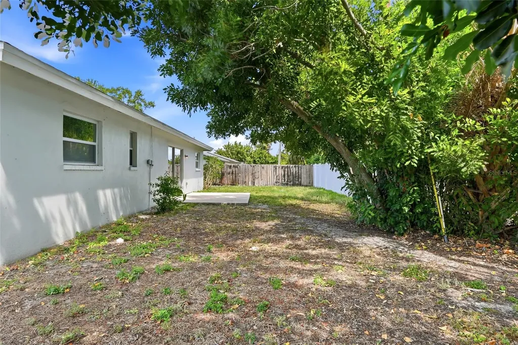 6460 33rd Avenue N St Petersburg FL 33710