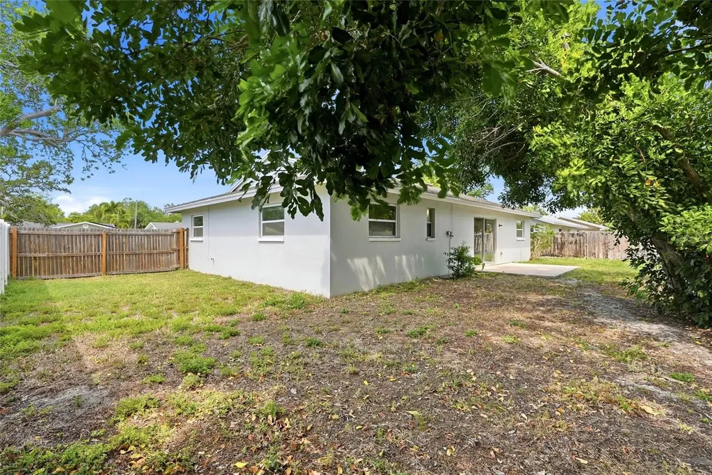 6460 33rd Avenue N St Petersburg FL 33710