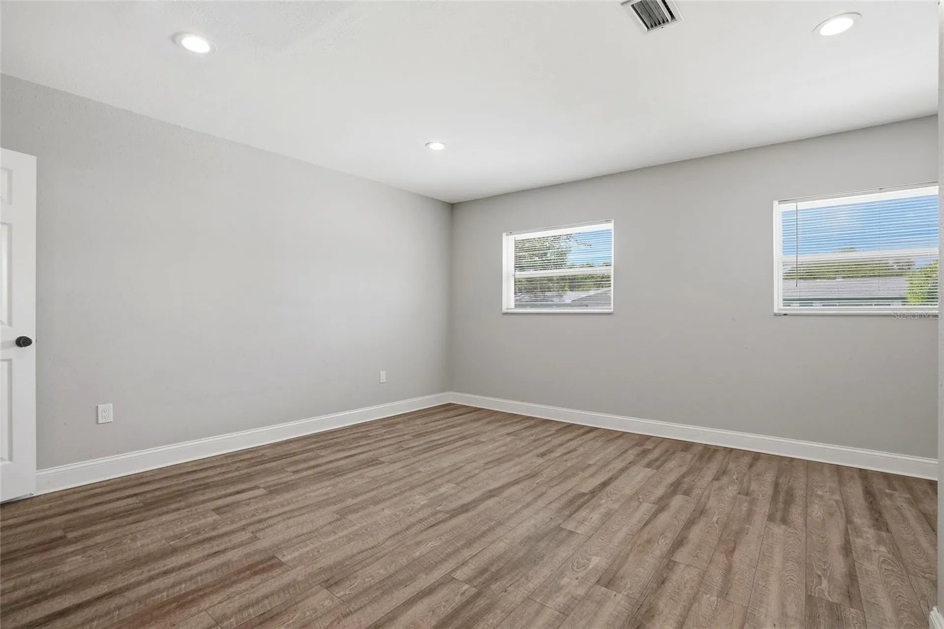 6460 33rd Avenue N St Petersburg FL 33710