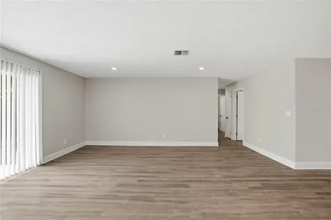 6460 33rd Avenue N St Petersburg FL 33710