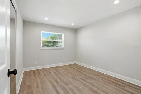 6460 33rd Avenue N St Petersburg FL 33710