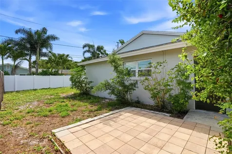 6460 33rd Avenue N St Petersburg FL 33710