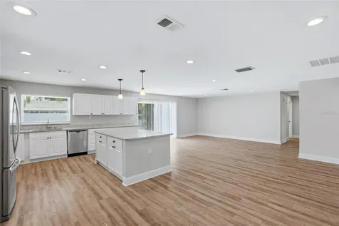 6460 33rd Avenue N St Petersburg FL 33710