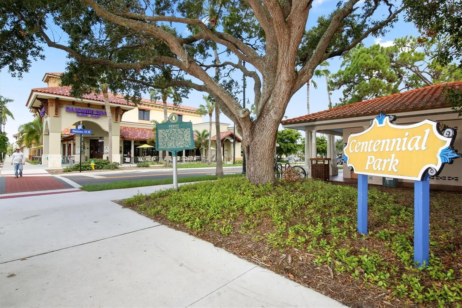 8657 Palmer Park Circle Sarasota FL 34238