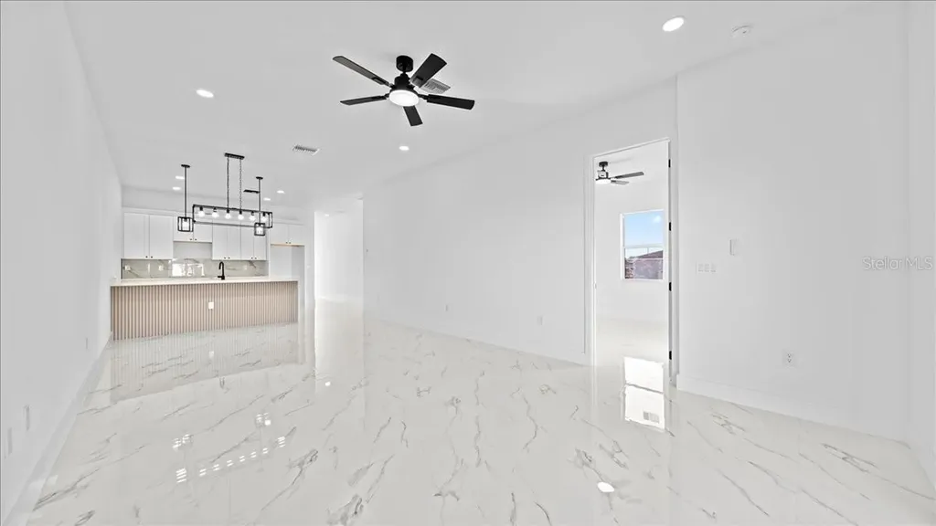1024/1026 Diplomat Parkway E Cape Coral FL 33909