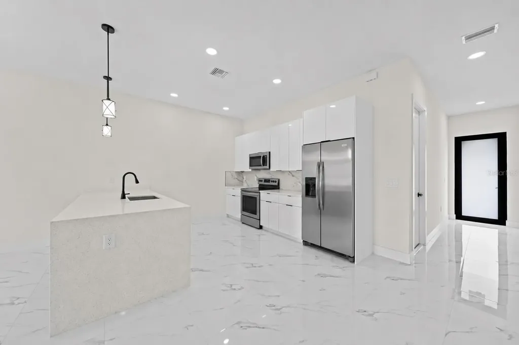 1024/1026 Diplomat Parkway E Cape Coral FL 33909