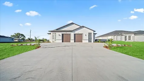 1024/1026 Diplomat Parkway E Cape Coral FL 33909