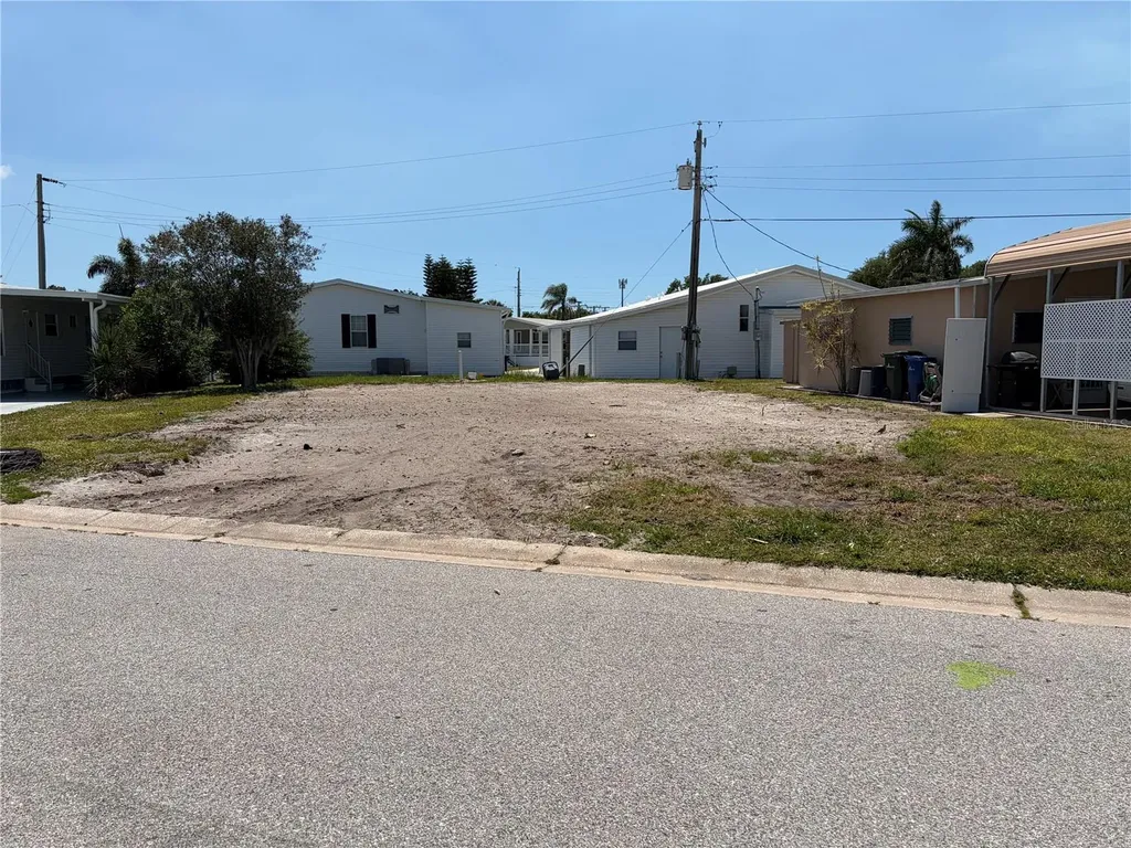 4913 Oakland Hills Avenue Sarasota FL 34234