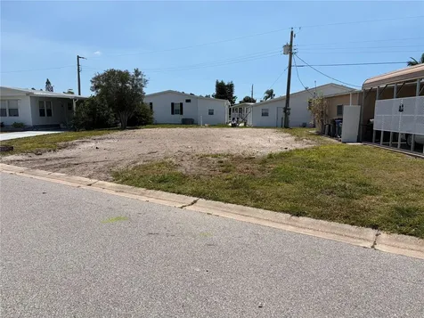 4913 Oakland Hills Avenue Sarasota FL 34234