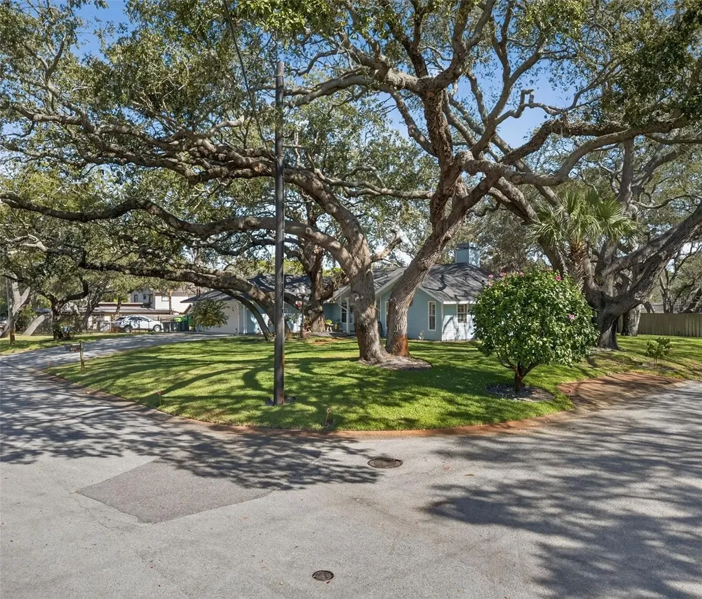 1312 Grove Avenue Tarpon Springs FL 34689