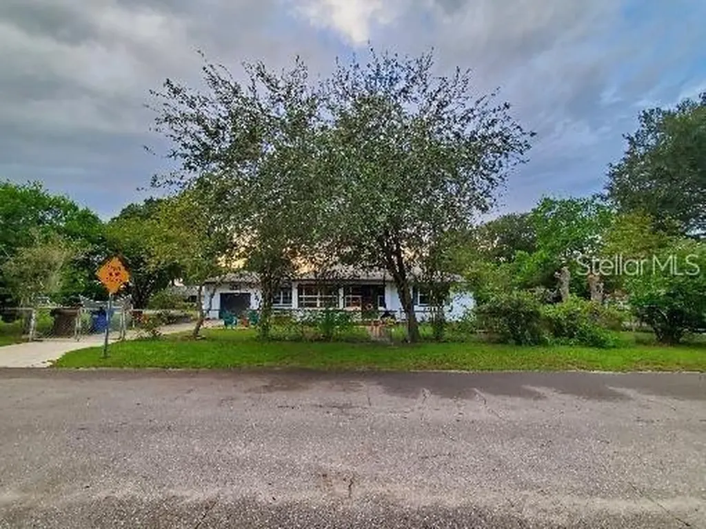 308 NE 10th Avenue Mulberry FL 33860