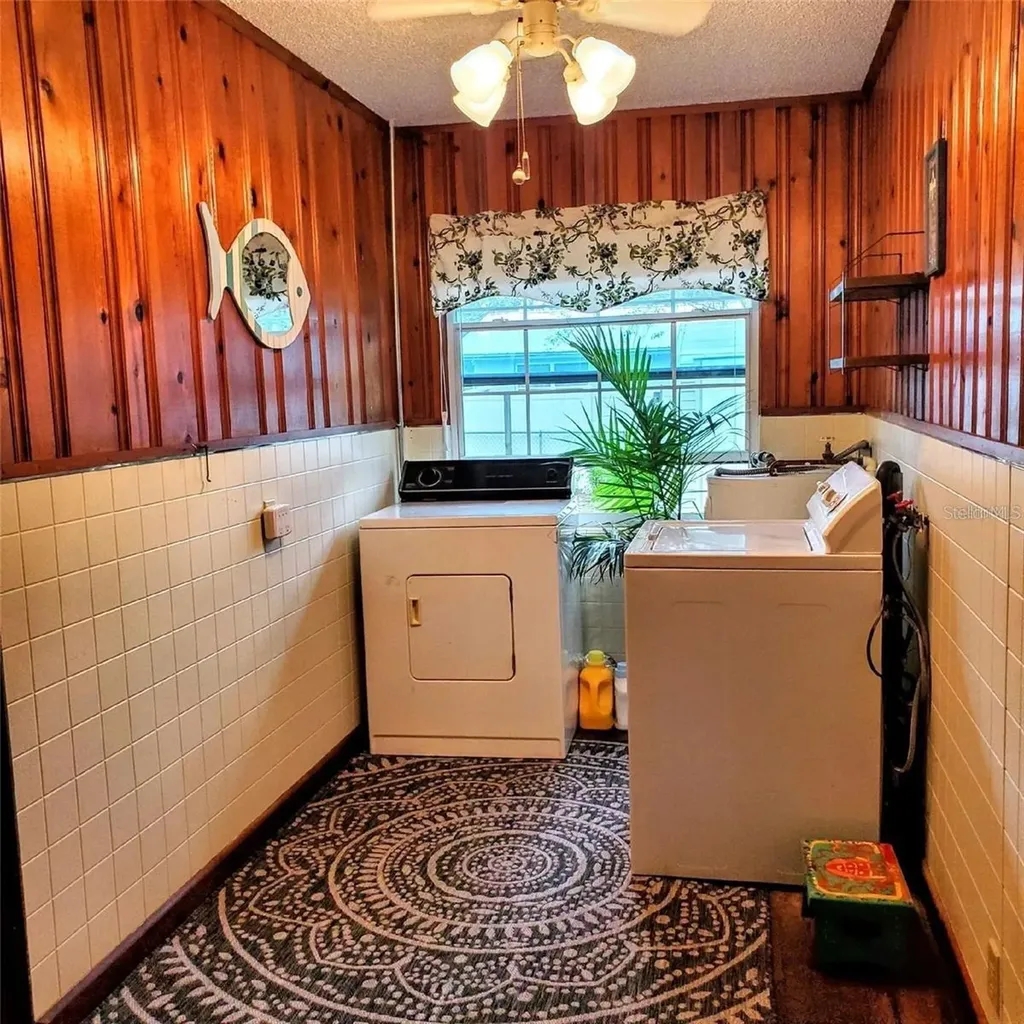 308 NE 10th Avenue Mulberry FL 33860