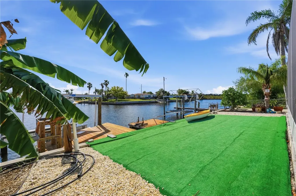 12532 5th Isle Hudson FL 34667