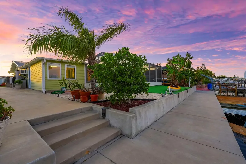 12532 5th Isle Hudson FL 34667