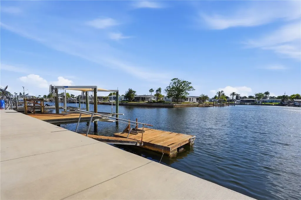 12532 5th Isle Hudson FL 34667