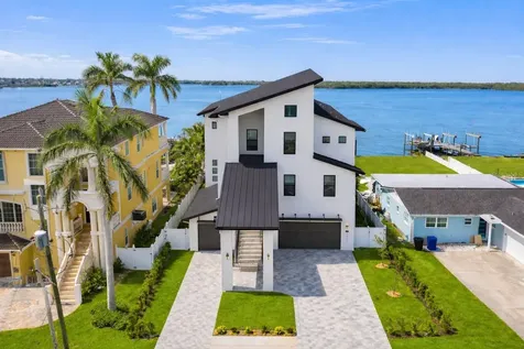 1843 Bayou Grande Boulevard NE St Petersburg FL 33703