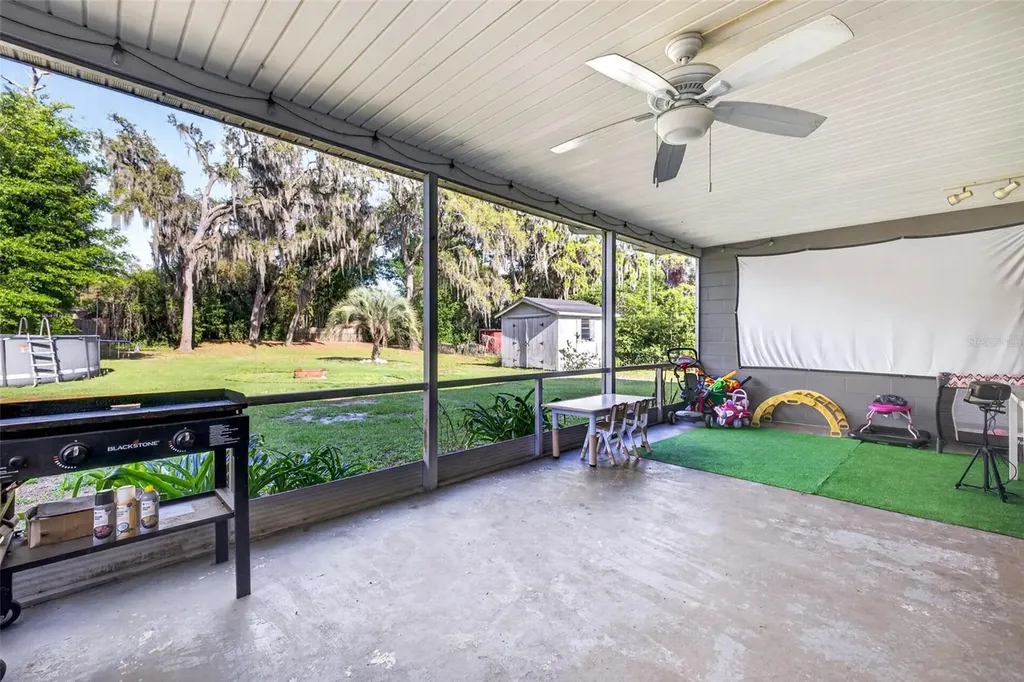 5068 Lakewood Drive Dade City FL 33523