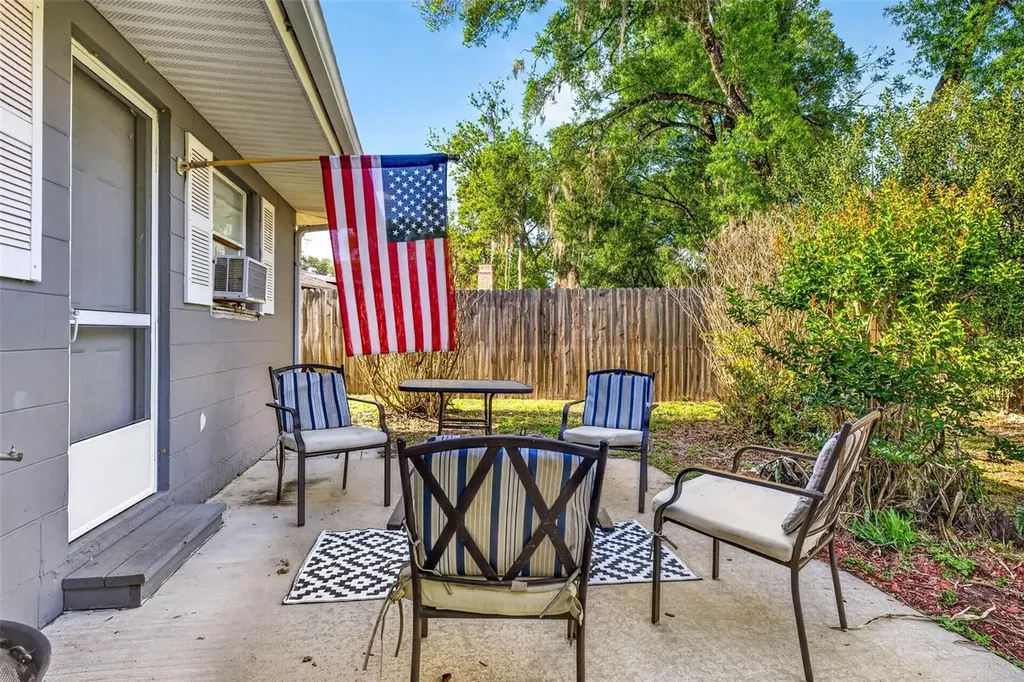 5068 Lakewood Drive Dade City FL 33523