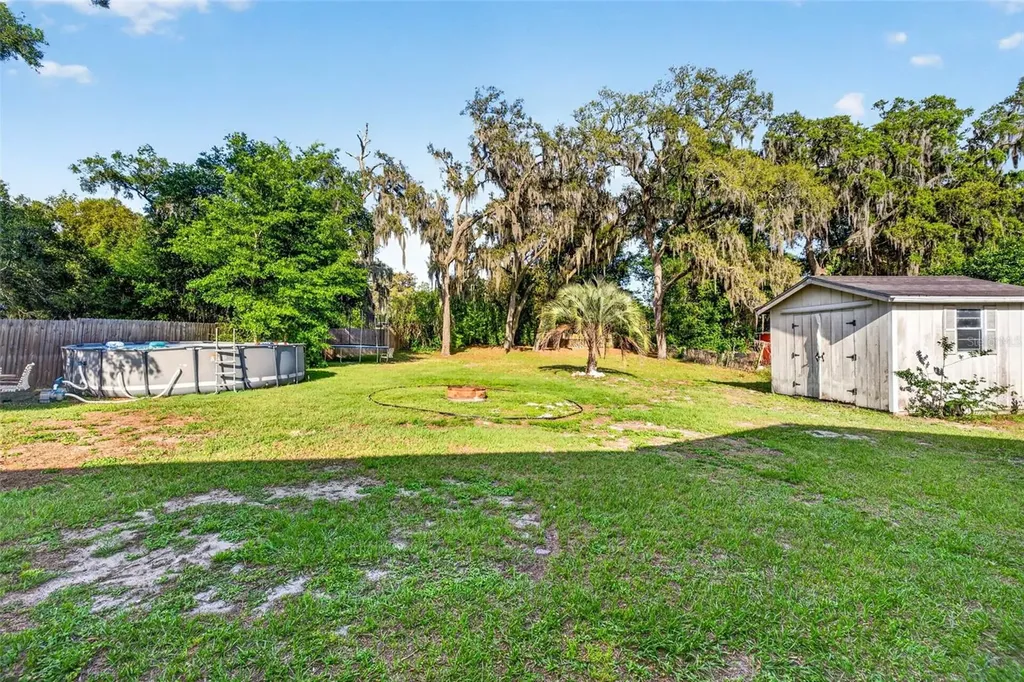 5068 Lakewood Drive Dade City FL 33523