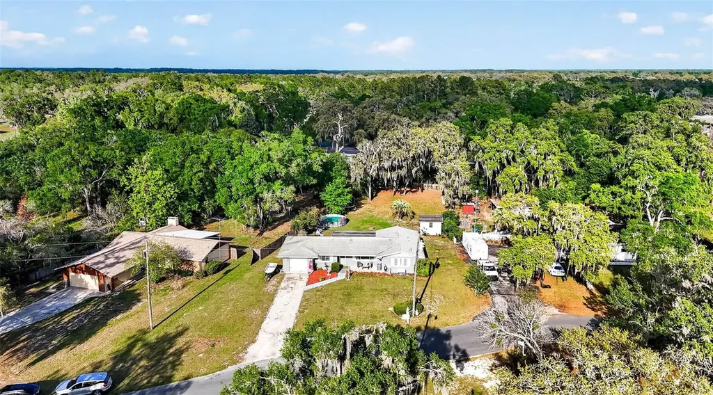 5068 Lakewood Drive Dade City FL 33523