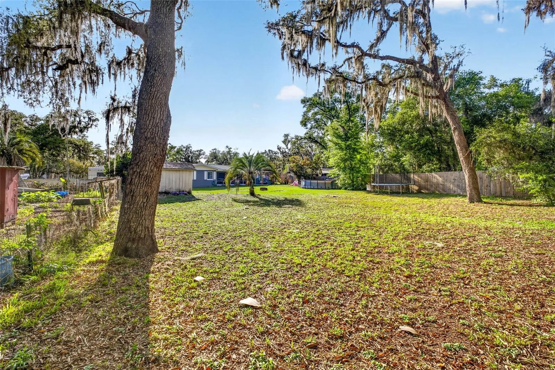 5068 Lakewood Drive Dade City FL 33523