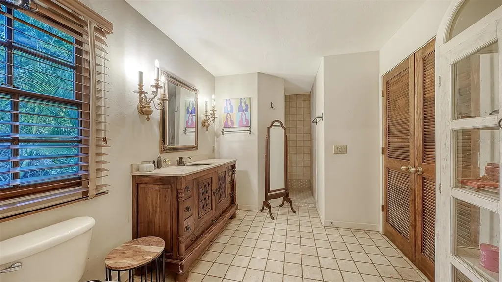922 Indian Beach Drive Sarasota FL 34234