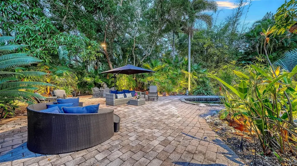 922 Indian Beach Drive Sarasota FL 34234
