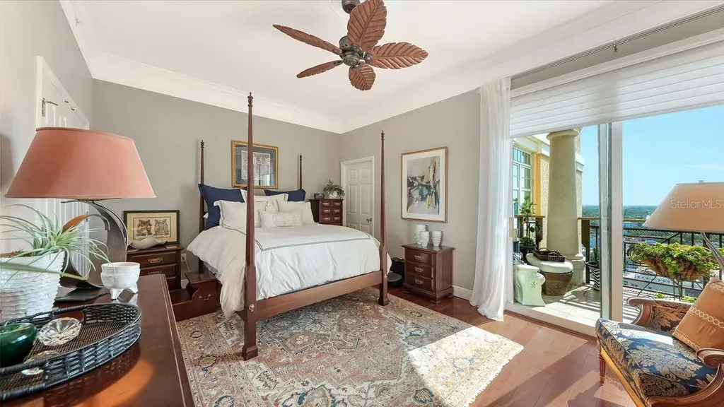 750 N Tamiami Trail Sarasota FL 34236