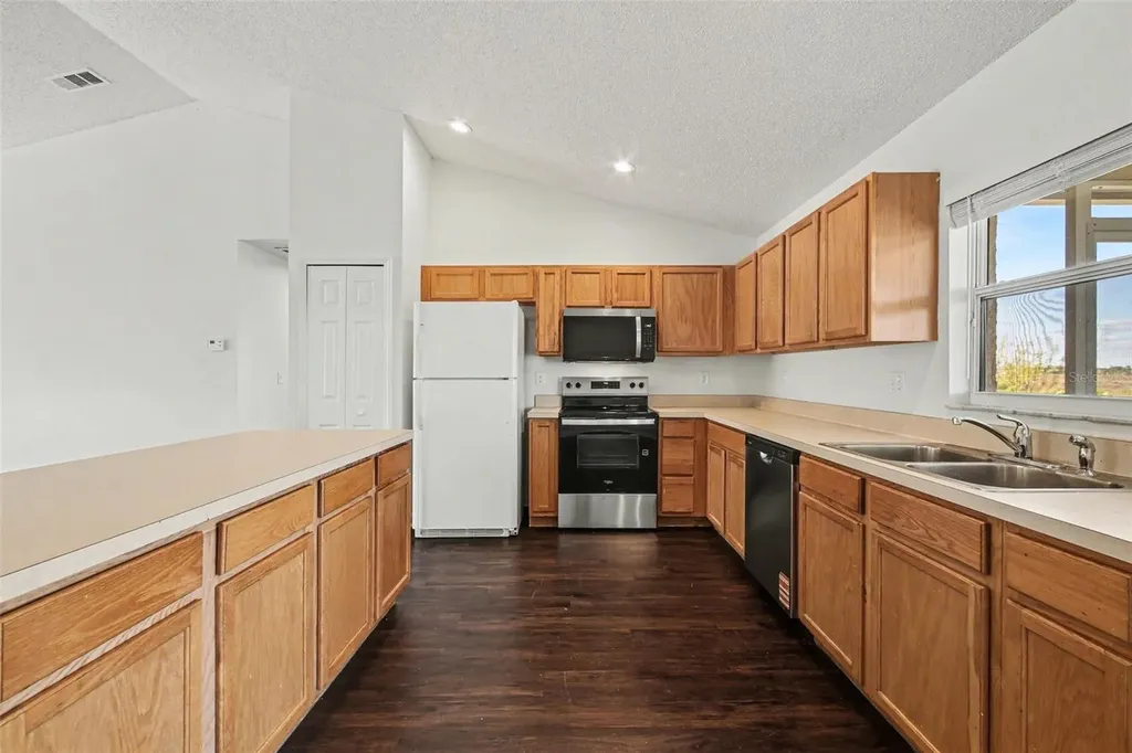 1011 Bluegrass Drive Groveland FL 34736