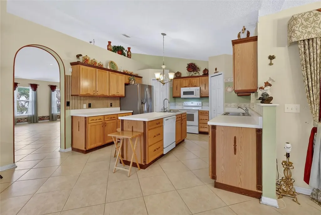 1912 Lakeview Place Kissimmee FL 34759