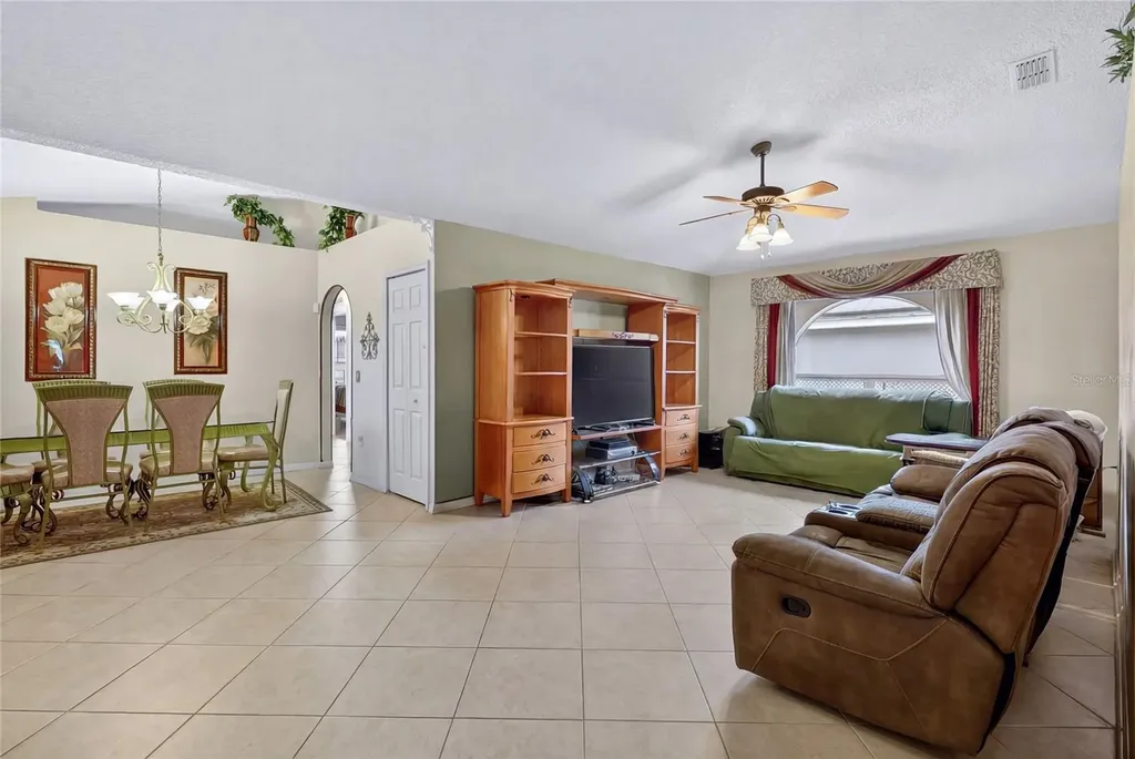 1912 Lakeview Place Kissimmee FL 34759