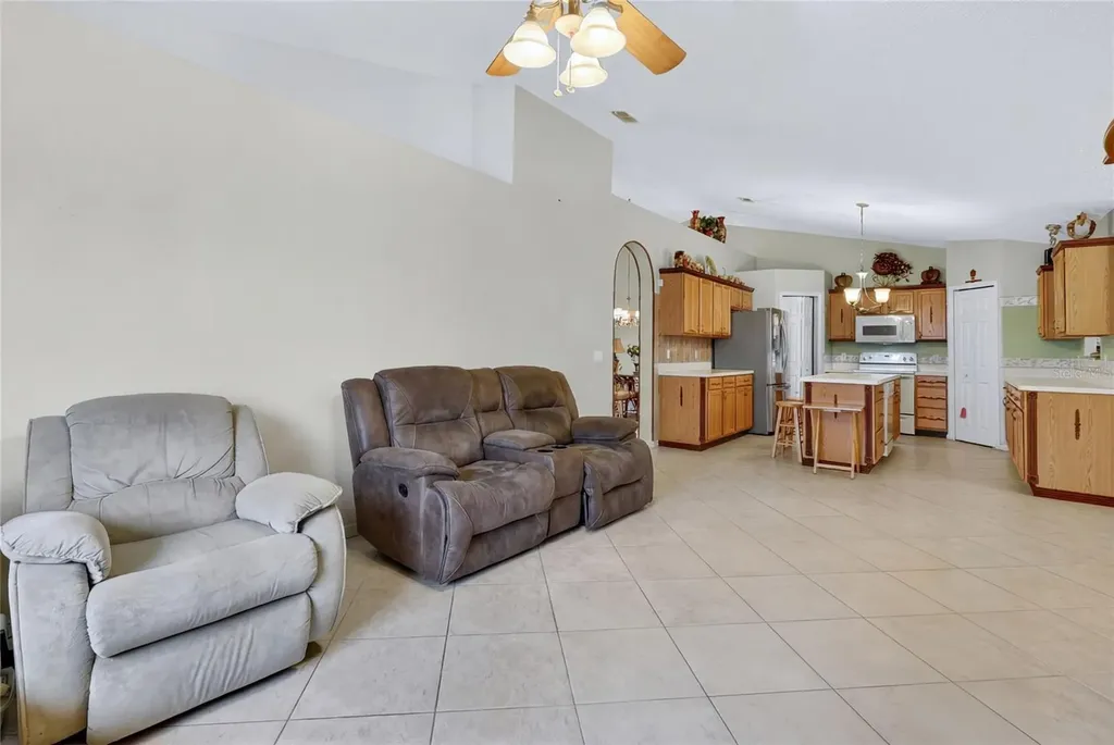 1912 Lakeview Place Kissimmee FL 34759