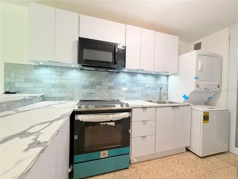 Cond. Laguna Gardens 2 Ave Laguna Carolina PR 00979