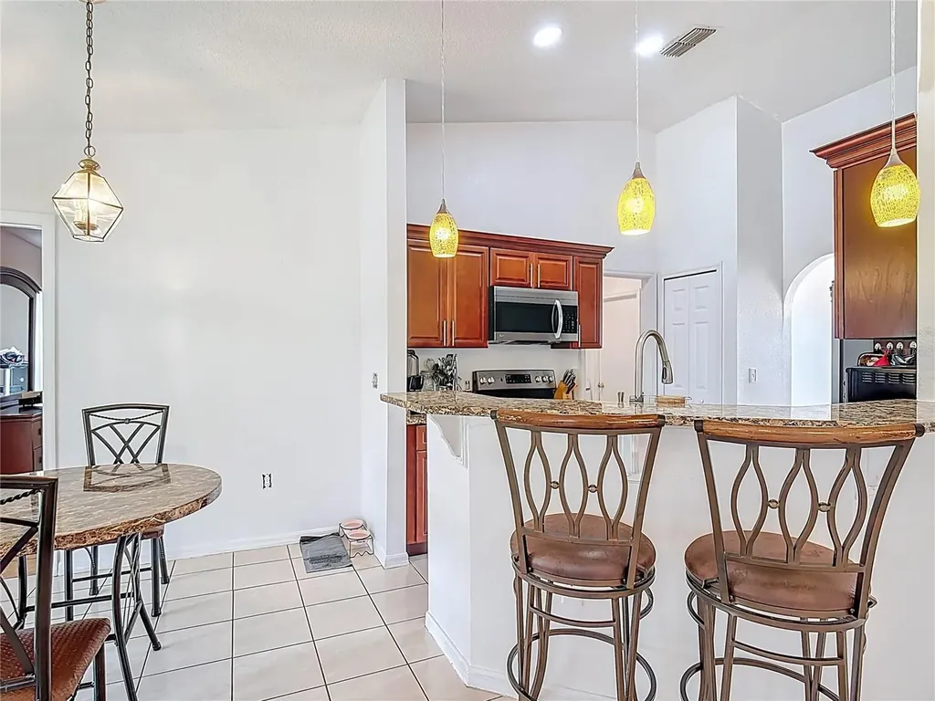 972 Cambridge Court Kissimmee FL 34758