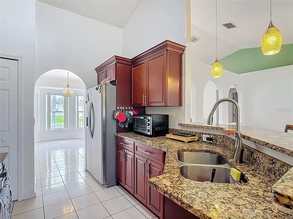 972 Cambridge Court Kissimmee FL 34758