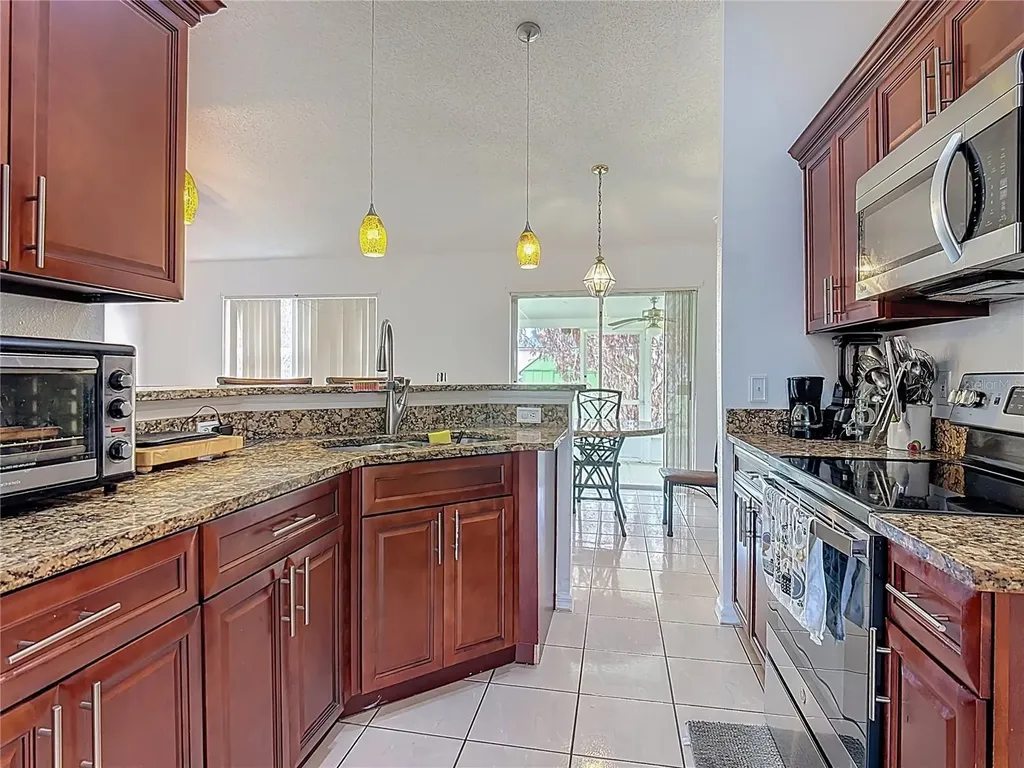 972 Cambridge Court Kissimmee FL 34758