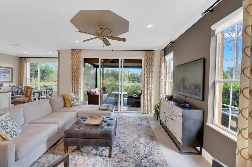 8204 Villa Grande Court Sarasota FL 34243