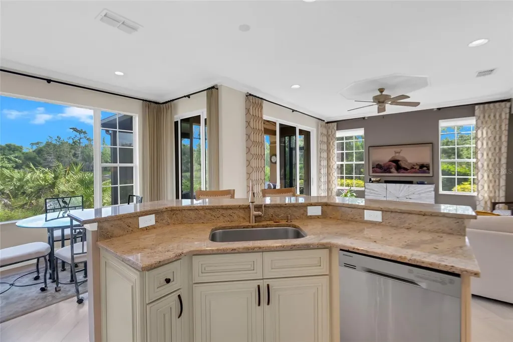 8204 Villa Grande Court Sarasota FL 34243