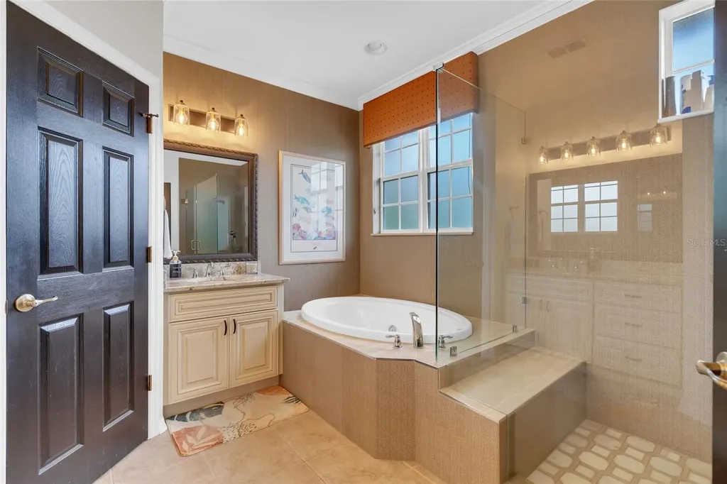 8204 Villa Grande Court Sarasota FL 34243