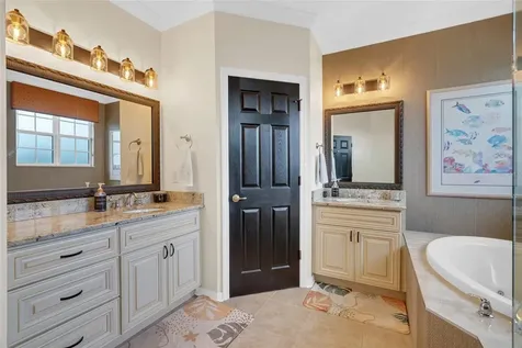 8204 Villa Grande Court Sarasota FL 34243