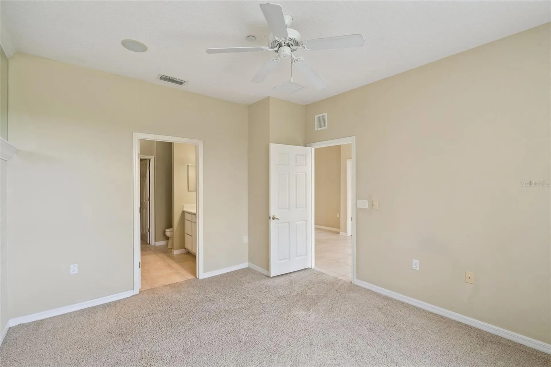 722 Chacall Loop Mount Dora FL 32757