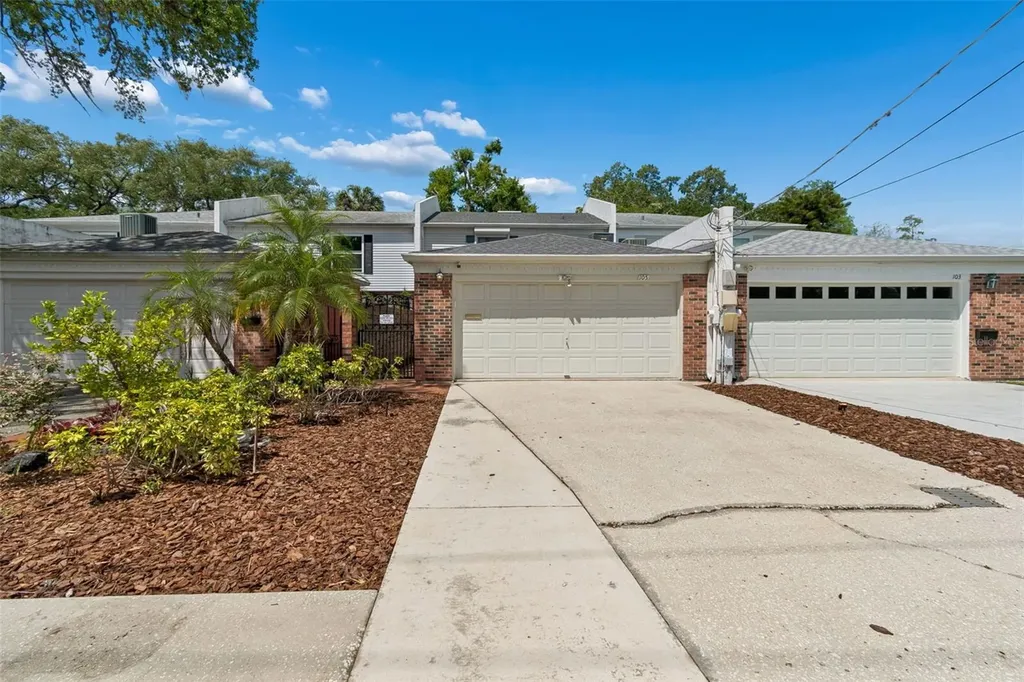 105 S Manhattan Avenue Tampa FL 33609