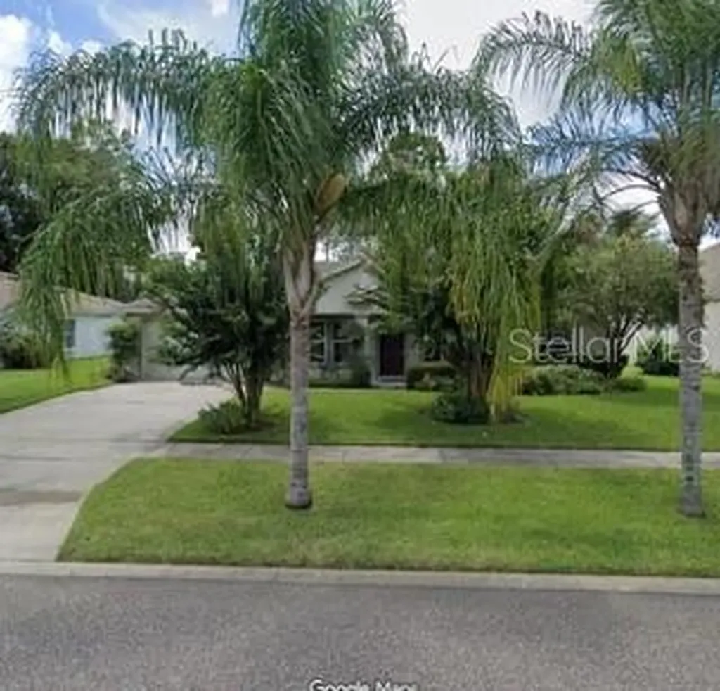 920 Lake Lindley Drive N Deland FL 32724