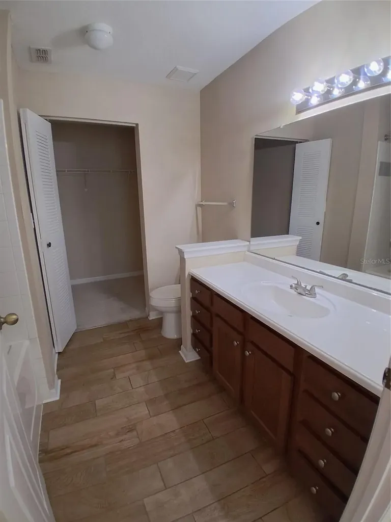 9020 Lake Chase Island Way Tampa FL 33626