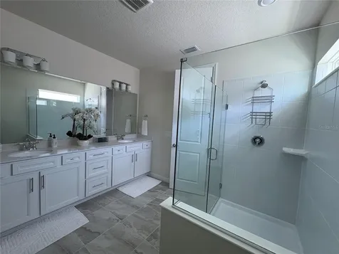 8243 Fenton Street Orlando FL 32836