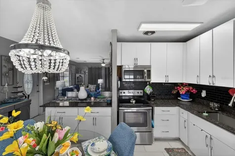 611 N Bradford Avenue Tampa FL 33609