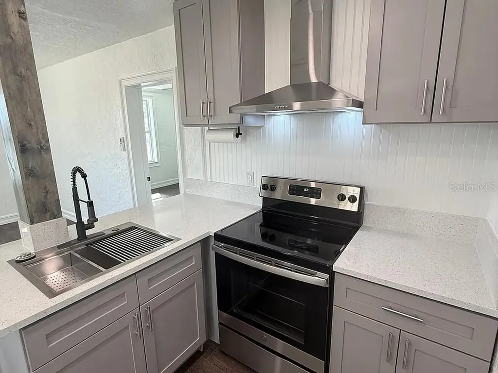 217 Oakland Avenue Brooksville FL 34601