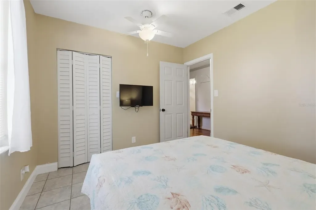 1433 S Ridgewood Avenue Deland FL 32720