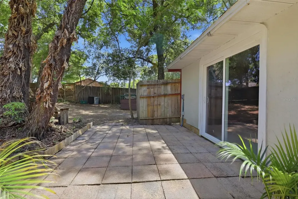 1433 S Ridgewood Avenue Deland FL 32720