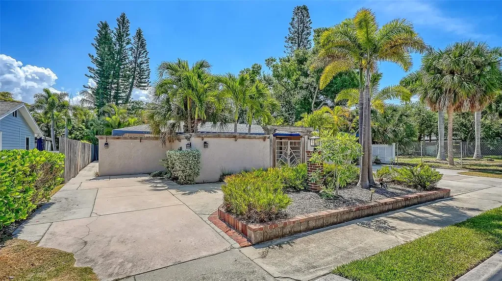 1127 S Osprey Avenue Sarasota FL 34236